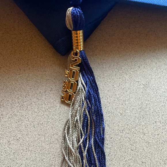 Graduation Cap and Gown - Blue w/ Silver Class of 2000 - Picture 7 of 7